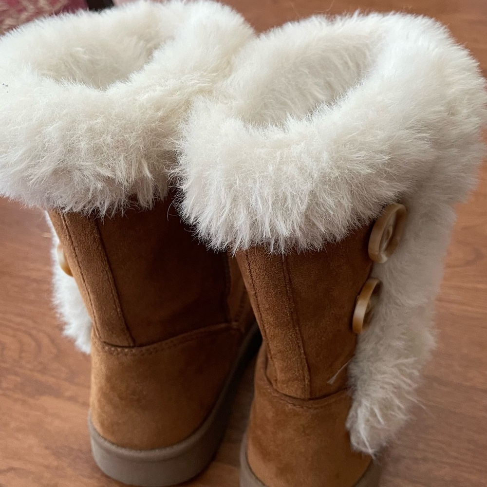 Cozy Chestnut Boots- size 2 large (9 in/3.5 in)